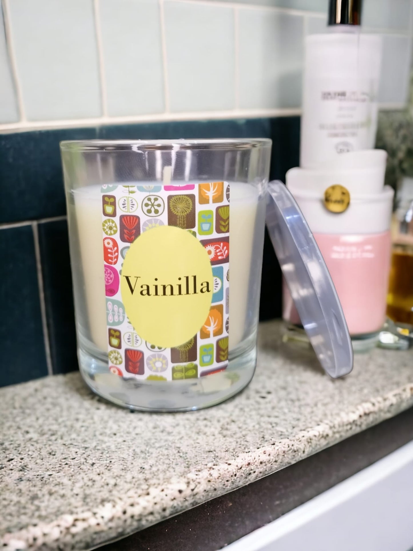 Candela home profuma di vaniglia